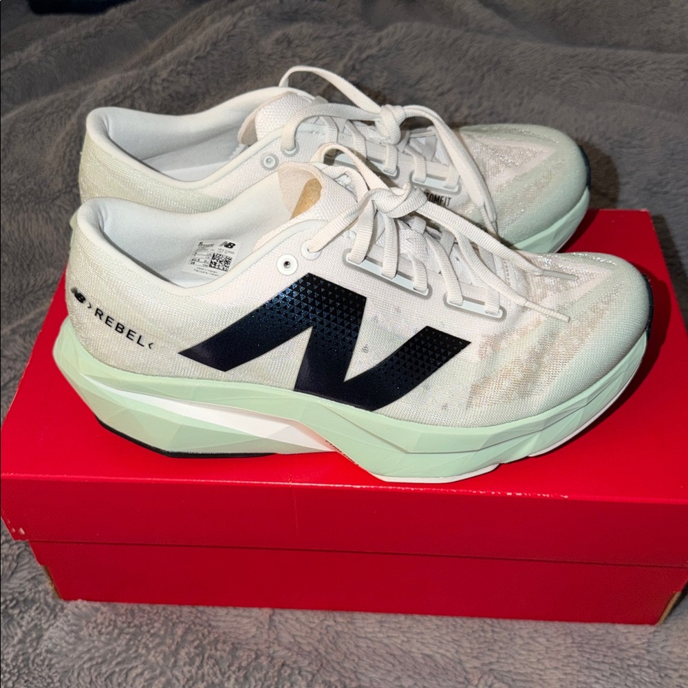 New Balance FuelCell Rebel V4